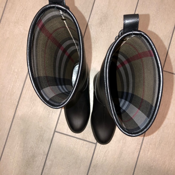 Burberry Roscot Riding Rain Boots - Picture 4 of 6